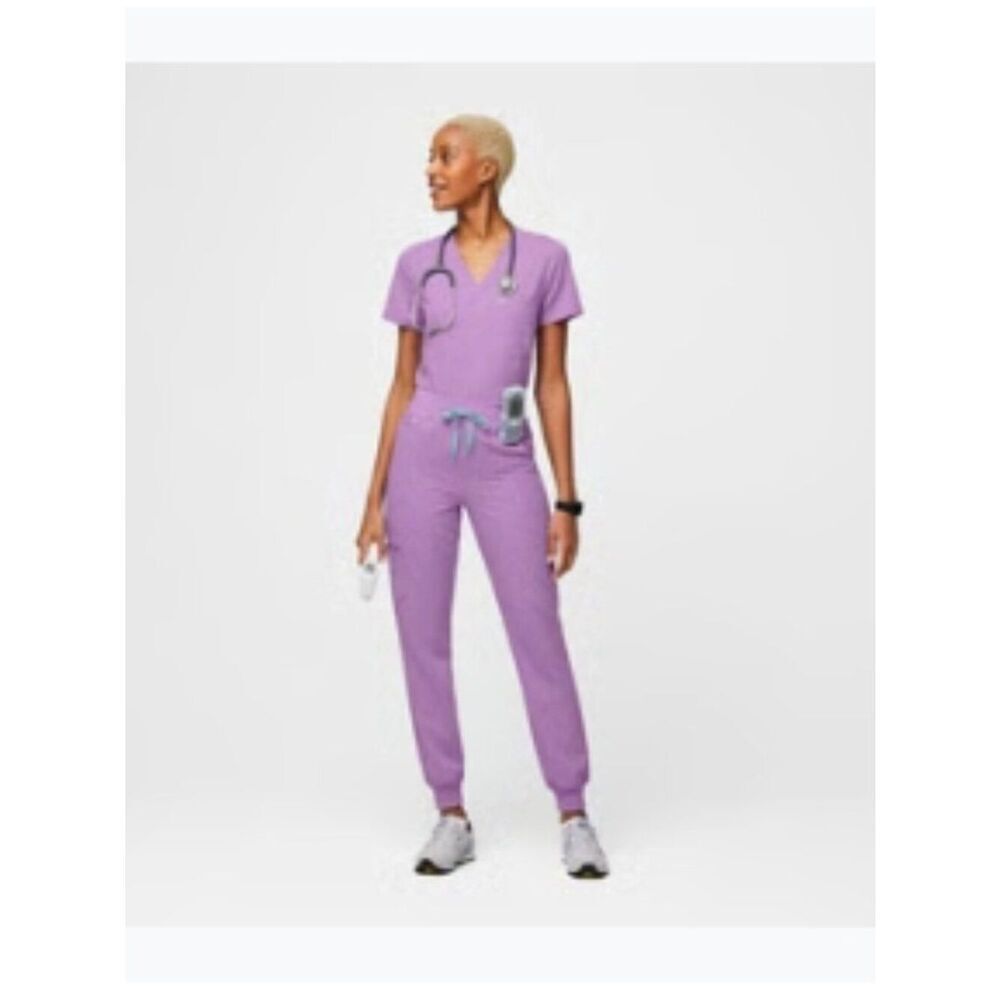 EUC FIGS Zamora Jogger Scrub Pants in Lilac Dawn in Size L